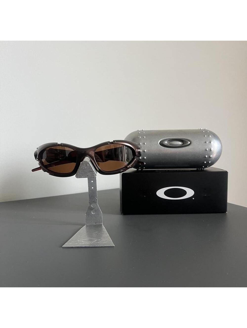 Oakley Men's Silver and Black Sunglass